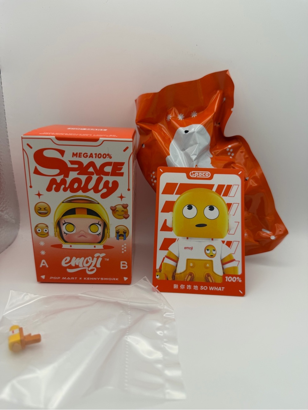 Authentic MEGA SPACE MOLLY 100% x Emoji / Series 3 - One Figure